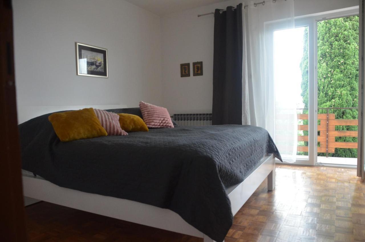 Corina & Franco Apartment Senj  Luaran gambar
